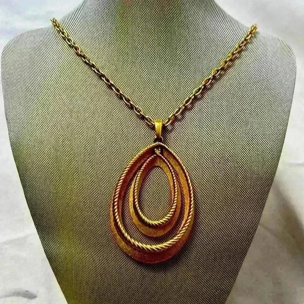 Rare vintage crown Trifari gold long necklace